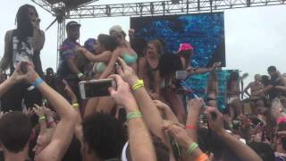 Waka Flocka Flame - Down In The DMs (Yo Gotti cover) (live)