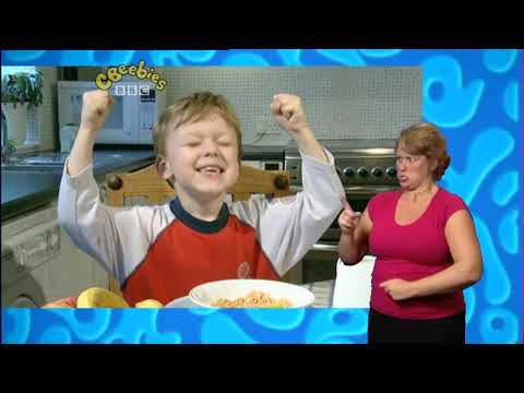 CBeebies | Sign Zone: Boogie Beebies - S01 Episode 33 (Little Dreamer)