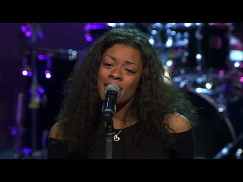 Mollie Lindén sjunger No One i solomomentet av Idols slutaudition - Idol Sverige (TV4)