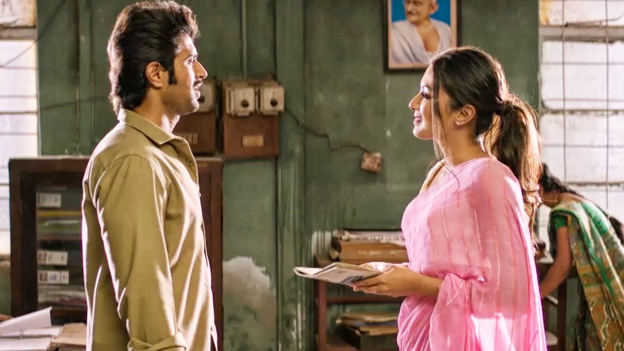 सब लोग विजय देवरकोंडा को बधाई देते हैं l World Famous Lover Movie Best Scene