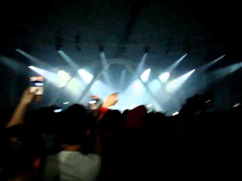 DJ Chuckie intro @ Dirty Dutch Fallout 2010 *HQ Sound*