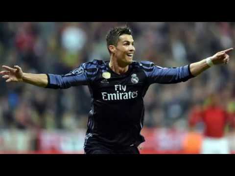 Golazo del bicho CR7-Retransmitido por  Manolo Lama