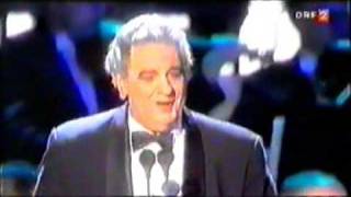 Placido Domingo &amp; Vanessa Williams sing Christmas songs