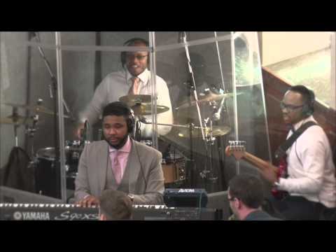 Temple Praise Band - Indescribable