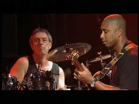 Vinnie Colaiuta Drum Solo 2005 with Bernie Williams