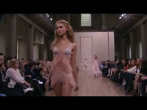 Julien Macdonald Spring 2011 Fashion Show (full)