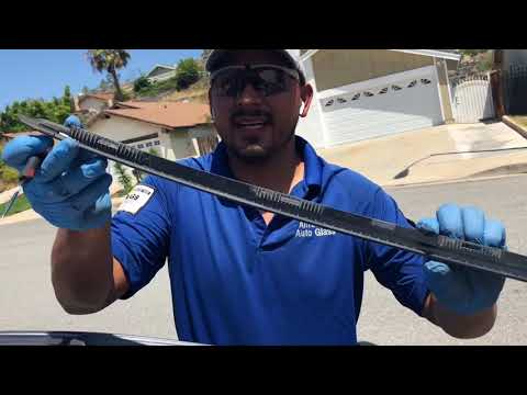 Acura TSX 2009-2014 how to save side moldings, Same technique for many more by Alfredo’s Auto Glass