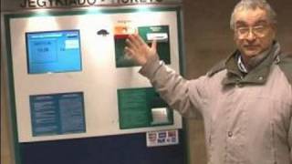 Riding the Metro in Budapest, Hungary : Using Ticket Machines in Budapest Metro