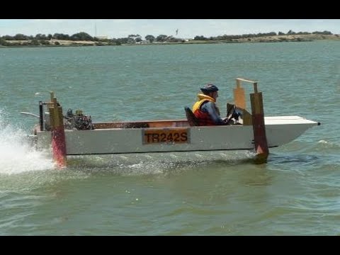 HYDROFOIL FLYING DOWN UNDER -- ROD MULLER