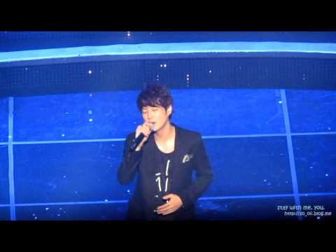 [직캠] 121230 신혜성 콘서트 '한 걸음을 더'