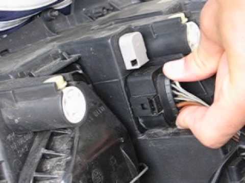 Audi Headlight Harness Clip Removal