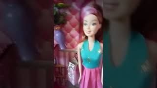 preview picture of video 'Barbie 2 story house and doll'