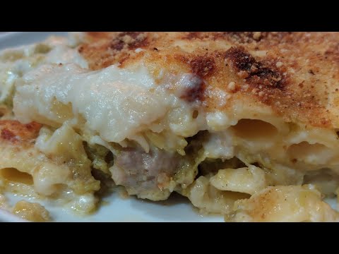 Pasta con BROCCOLI, SALSICCIA e BESCIAMELLA al FORNO