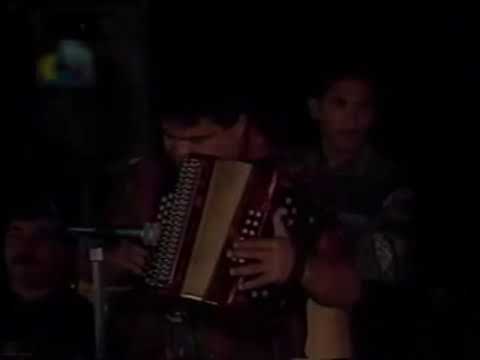 Triste y confundido ) Jorge Oñate en vivo