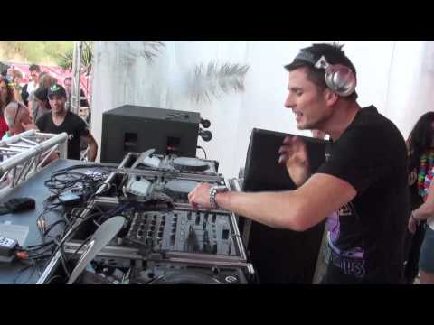 Artento Divini Playing Away (Artento Divini Remix) Live @ Luminosity Beach Festival 2011