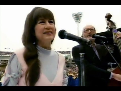 The Seekers - I Am Australian, Georgy Girl, Waltzing Matilda, (Live, 1994, + Aus National Anthem!)