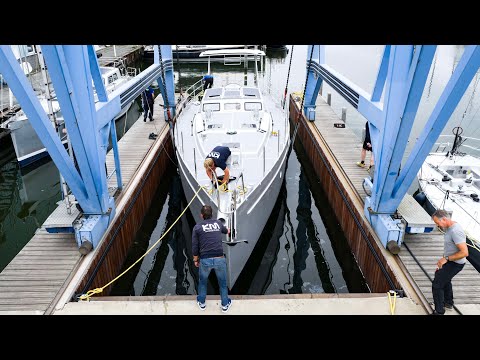 The moment we’ve been waiting for: Tom Waes’ Bestevaer 53 Tethys hits the water for the first time.