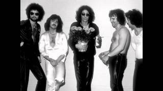 Blue Oyster Cult - The Horsemen Arrive