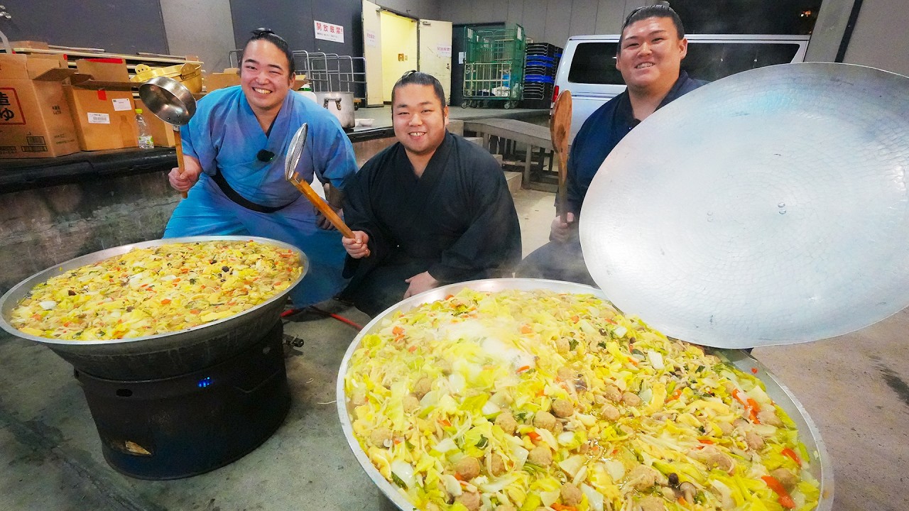 Making 400 Servings of Chanko! Sumo Wrestlers Cook in Massive Quantities