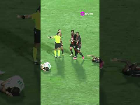 É COTOVELO PRA TUDO QUE É LADO! MARLON E MAURÍCIO NÃO ALIVIARAM PROS JOGADORES DO VITÓRIA #shorts