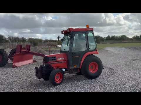 Video: Kubota ST-30 C compact tractor 1