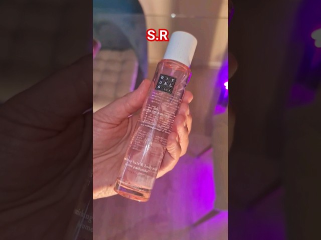 Vídeo relacionado con RITUALS Set de Productos de Tamaño Viaje para el Cabello - 4 Esenciales en Tamaño Viaje con Cepillo Exclusivo y Neceser, Champú Detox, Champú Seco, Mascarilla efecto brillo de 30 segundos y Perfume pa