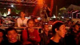 Download lagu Paris & Kesepian Kita feat Melanie Subono mp3