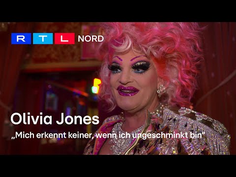 The Queen of the Reeperbahn! With drag queen Olivia Jones on the Reeperbahn