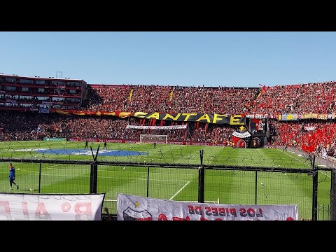 "El tremendo recibimiento de los hinchas de Colón en el clásico ante Unión ( 2023 ) ❤️" Barra: Los de Siempre &bull; Club: Colón &bull; País: Argentina