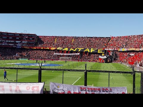 "El tremendo recibimiento de los hinchas de Colón en el clásico ante Unión ( 2023 ) ❤️" Barra: Los de Siempre • Club: Colón