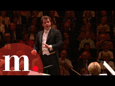 Jakub Hrůša with the Bamberg Symphony - Dvořák: Symphony No. 7