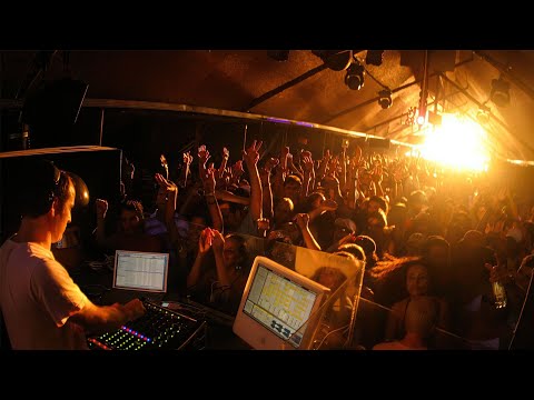 Sasha @Warung Beach, Itajaí, Brazil (28-02-2006)