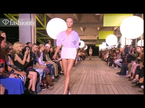 Water Effects at Amaya Arzuaga Spring 2012 Show, Paris Fashion Week | FashionTV - FTV