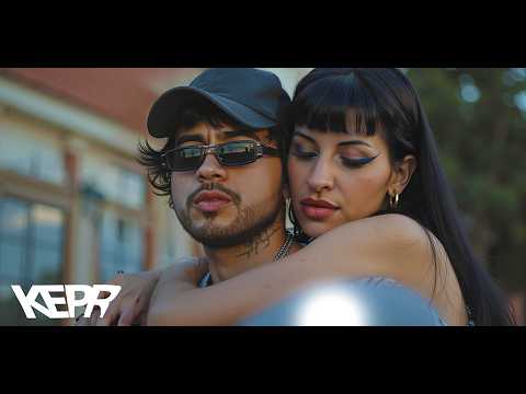 Fuerza Regida y Cazzu ft. Grupo Frontera  - Un Ramo De Rosas (Video Oficial)