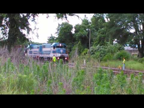 A&R 400-01 GP38/CF7 Notching up and switching a cut of cars inside the Old Yard Fayetteville, NC