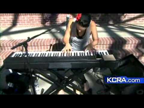 Shannon Curtis Performs On The Patio