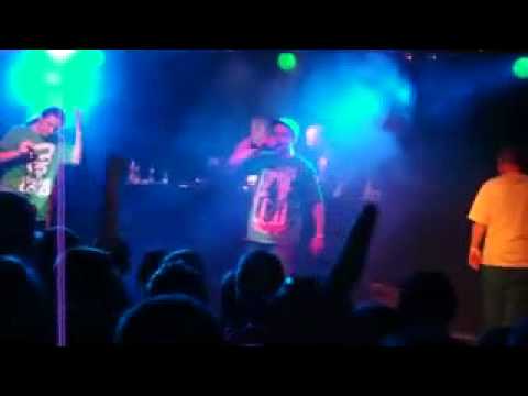 Drzewo.mi.KaSZa - Bez Przegięć (live) graffiti lublin 21.04.2012