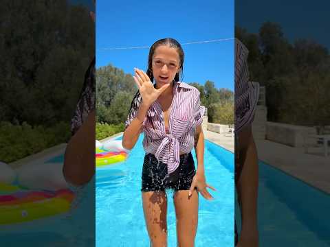 How many splashes can you count?💦💓 #summer #vacation #shorts