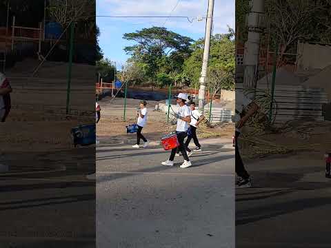 tola rivas banda