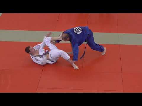Bartlomiej Somiak vs Samuel Hawkins - IBJJF London Fall Open 2018 - Purple Master 1 - Light