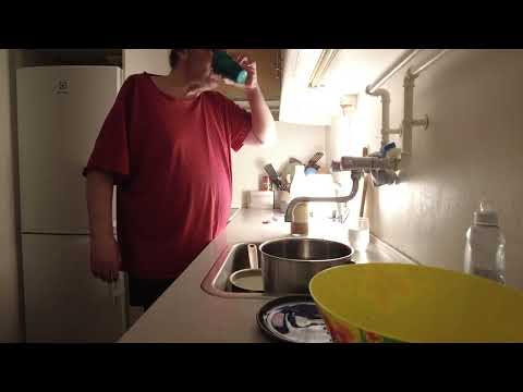 MongoTV_8818 - DRIKKER 0.9 LITER COCIO KAKAOMÆLK FREDAG NAT EFTER SPILLET COMPUTER SPIL 30 TIMER