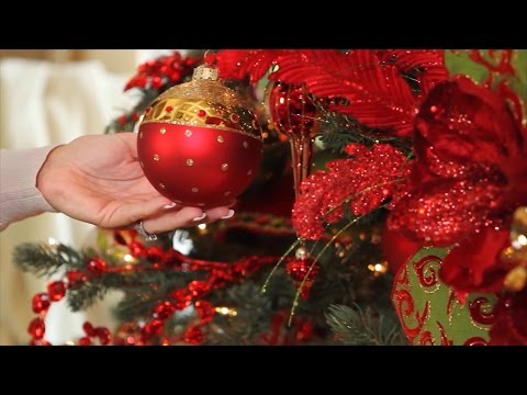How to Decorate Your Christmas Tree video
