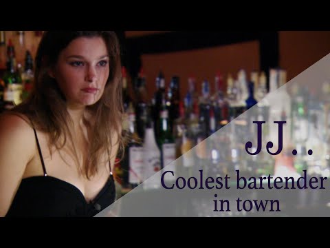 Janine Jansen - stab between the fingers game with a bow