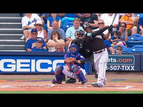 MIA@NYM: Hood lifts two-run shot to open the scoring