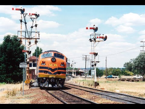 Australian streamliner diesel locomotives - Parkes to Stockinbingal - February 2003