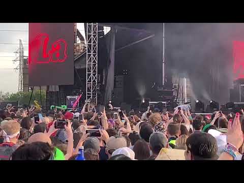 GRiZ - Can’t Get Enough in crowd at Buku