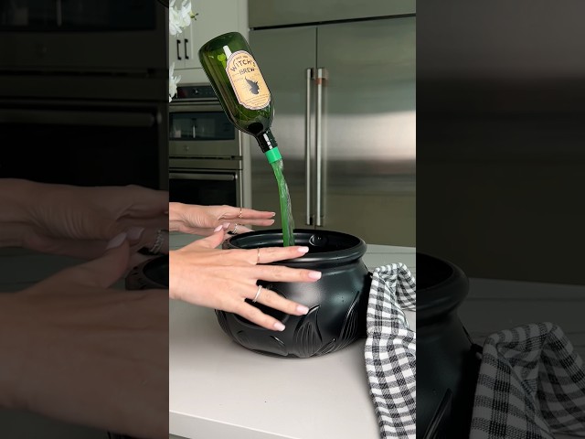 Vídeo relacionado con Decoración colgante de Halloween - Decoración de bruja de Halloween, adorno de estatua de bruja | Adornos de mesa de arena psicológica de resina Decoraciones de Halloween