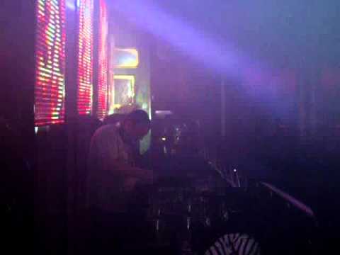 Scott Bond playing Ferry Corsten - Feel It! at Fredan Tivoli, Helsinki, Fri 6th May 2011