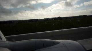 preview picture of video 'Ryanair Landing at Aberdeen Airport'