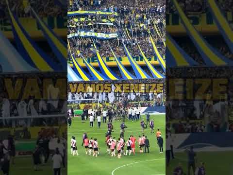 "LAS GALLINAS SON ASÍ " Barra: La 12 &bull; Club: Boca Juniors